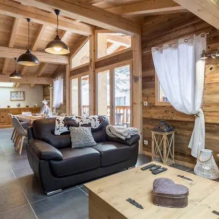 Arc 2000 Modern Holiday home
